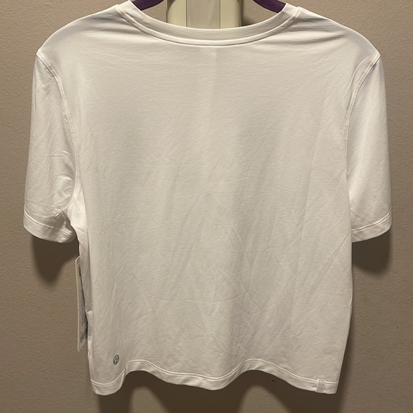 Lululemon T-Shirt - Picture 6 of 8